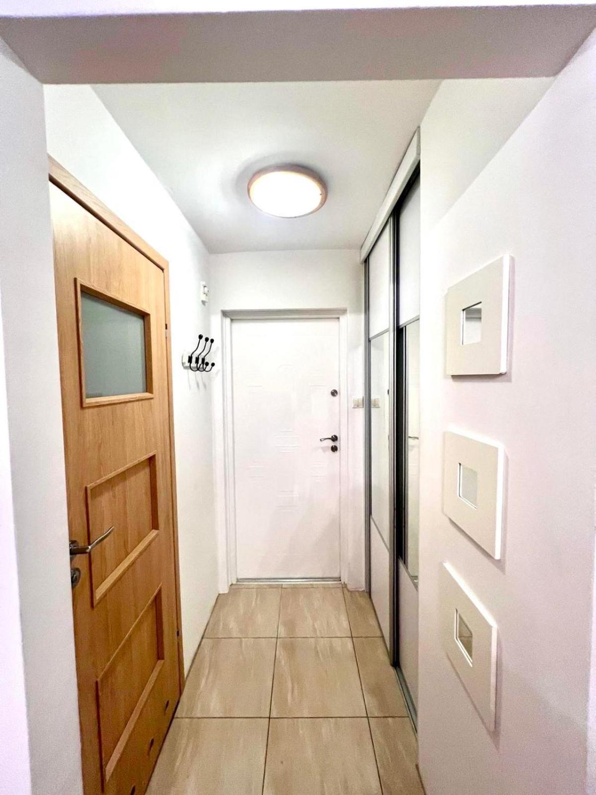 Entire Studio In Centrum Apartment Warsawa Bagian luar foto