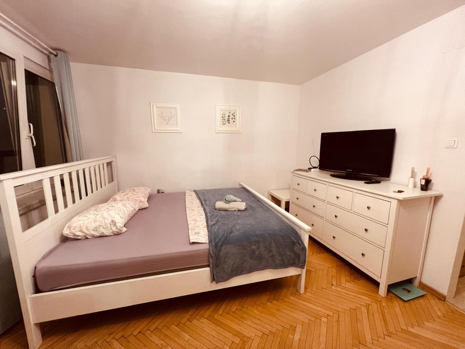 Entire Studio In Centrum Apartment Warsawa Bagian luar foto